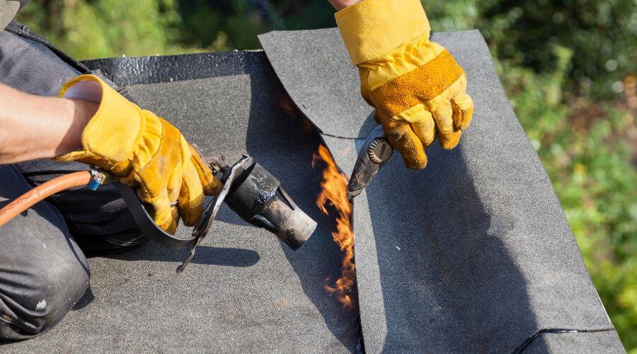Expert Emergency Roof Repairs services in Carlock, IL